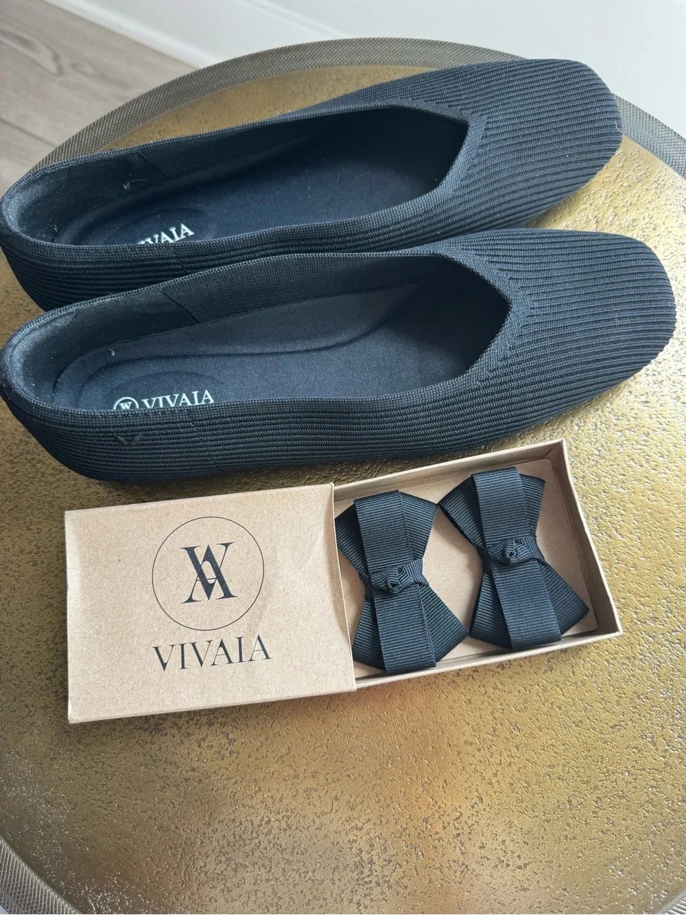 Vivaia Margot 3.0 Black Ballet Flats with Clip on Bows. Women’s 43 (US 11).